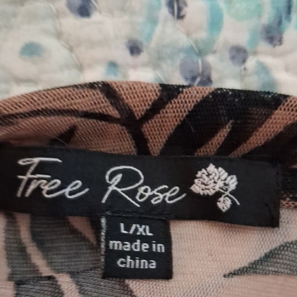 Elegant Black and Tan Women's Kimono - Picture 2 of 3